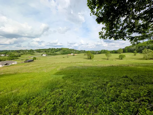 Columbia, TN 38401,1112 Iron Bridge Rd