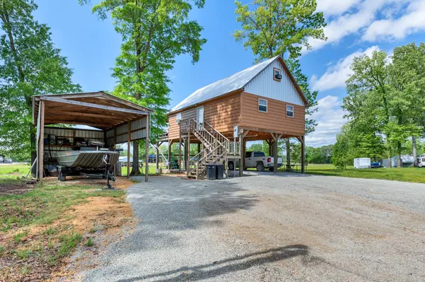 Clifton, TN 38425,360 Willa Ridge #E