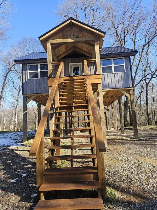 Linden, TN 37096,52 Spruce Lane