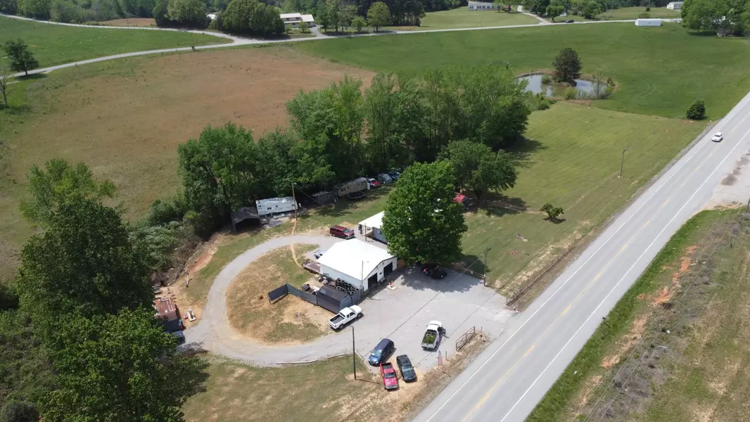 7743 Smithville Hwy, Sparta, TN 38583