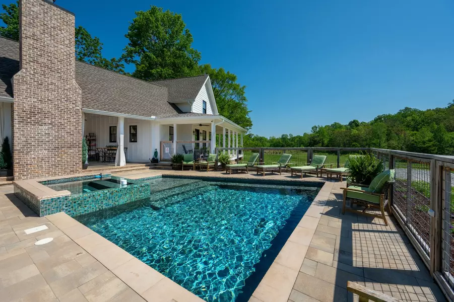 1912 Joppa Rd, Walling, TN 38587