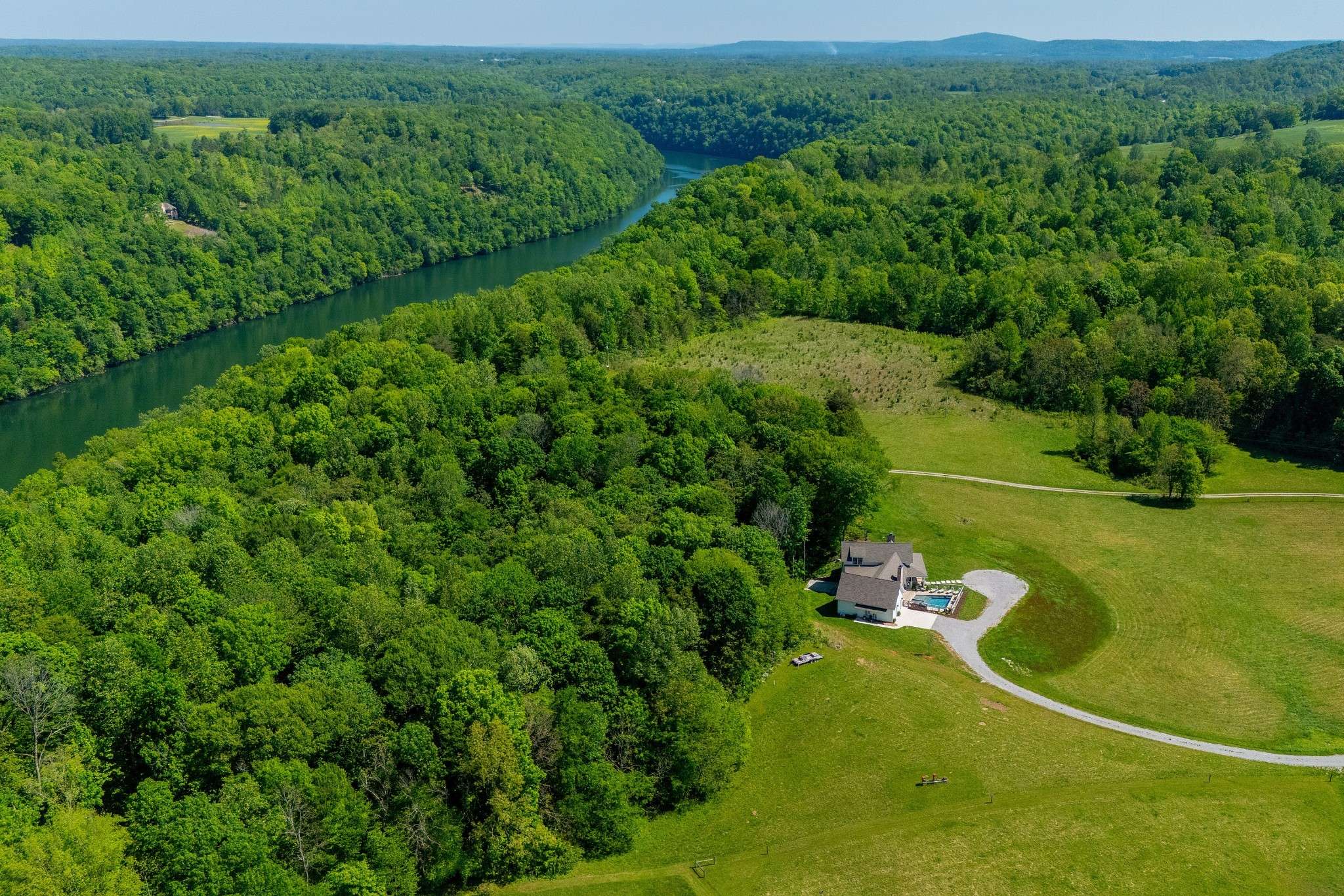 1912 Joppa Rd, Walling, TN 38587