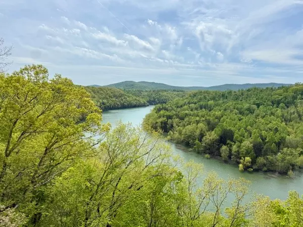4986 Robbinstown Rd, Byrdstown, TN 38549