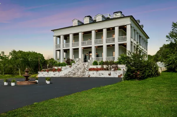 1181 Chicken Rd, Lebanon, TN 37090