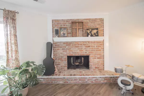 Hermitage, TN 37076,5177 Roxborough Dr