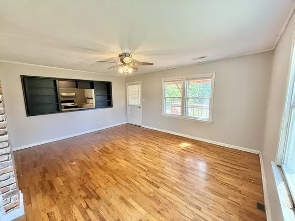 Lawrenceburg, TN 38464,77 Long Branch Rd