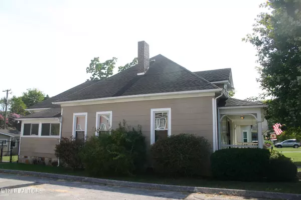 Knoxville, TN 37917,322 E Burwell Ave