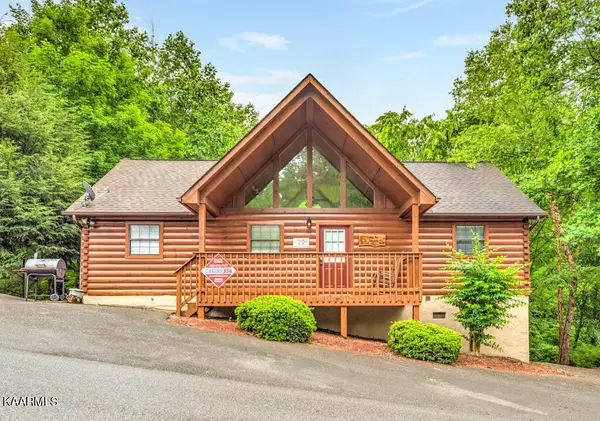 1516 Bears Den Way, Sevierville, TN 37862