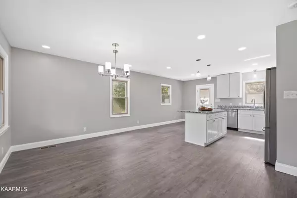 Knoxville, TN 37920,634 Deaderick Rd