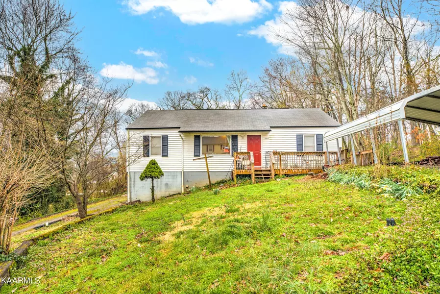 7827 Fersner Rd, Powell, TN 37849