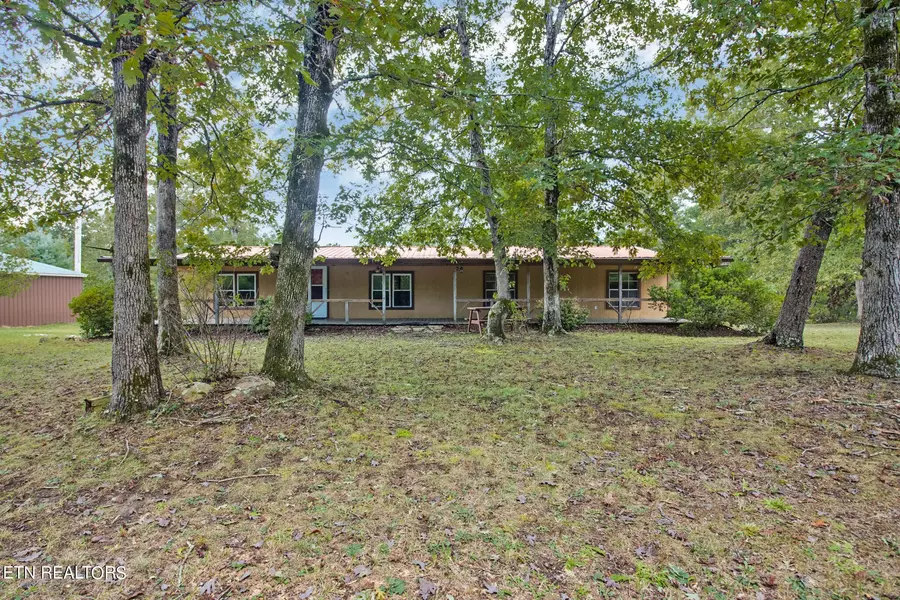 3961 Nashville Hwy, Deer Lodge, TN 37726