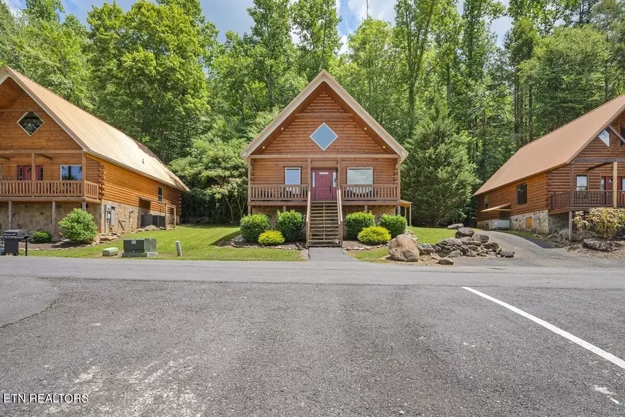 220 Forrest Loop Way, Gatlinburg, TN 37738