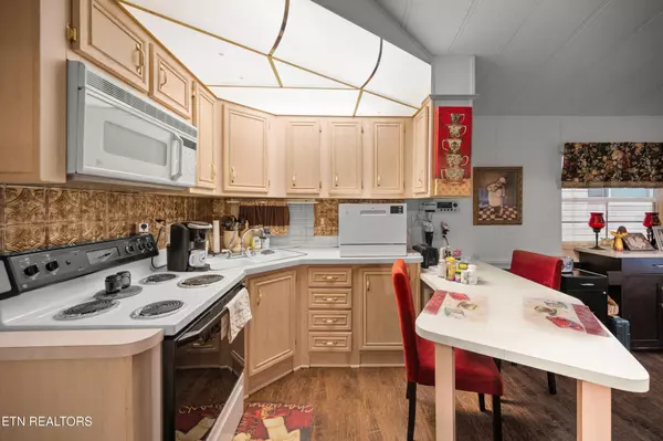 Townsend, TN 37882,749 Big Valley Blvd