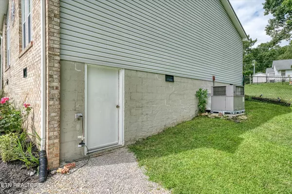 Crossville, TN 38572,121 Mena Lane Lane