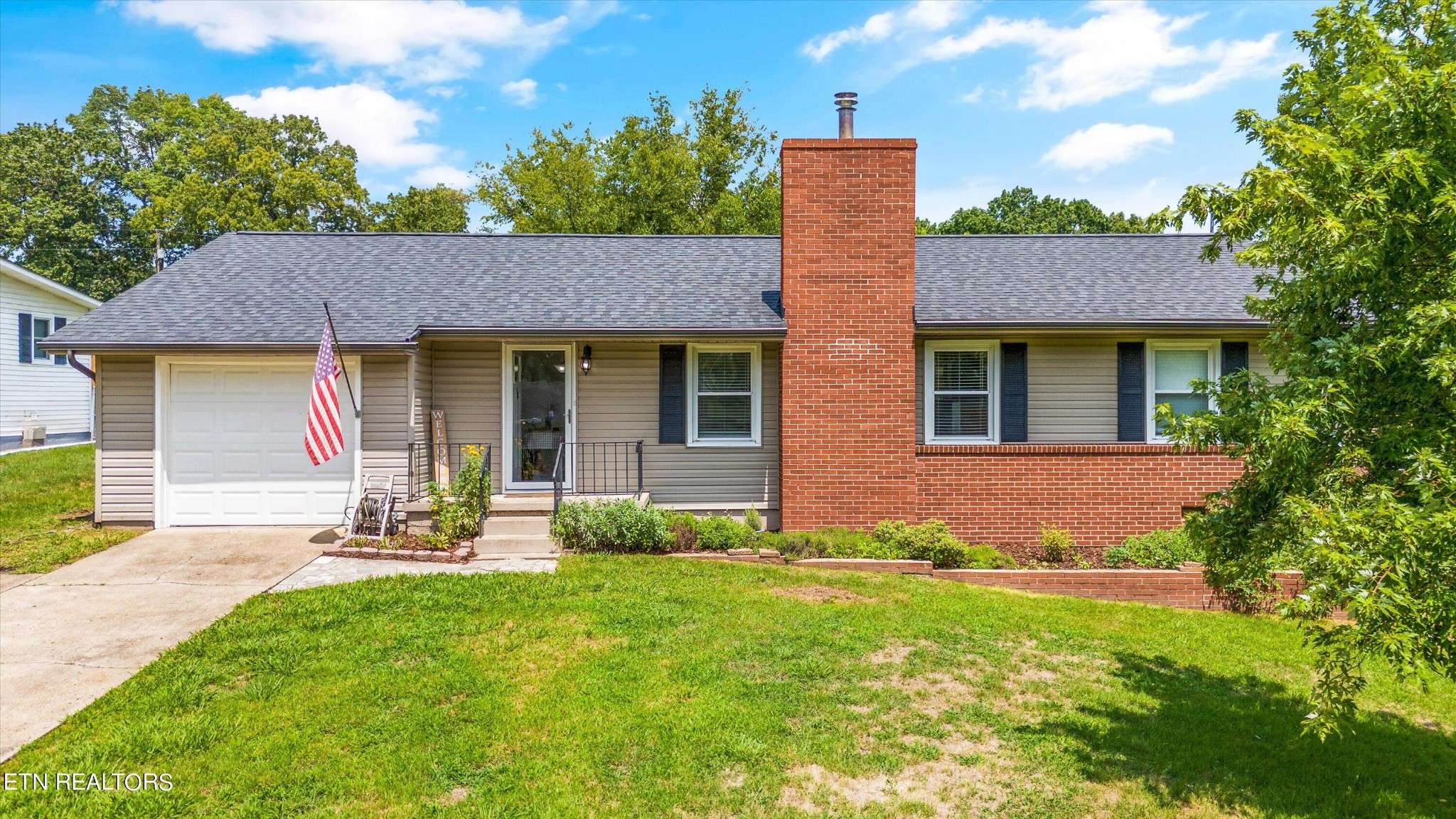 310 Cross St, Clinton, TN 37716