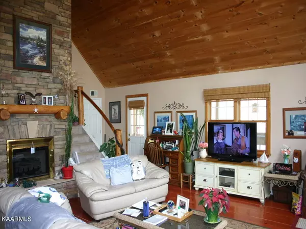 Cosby, TN 37722,3587 Mountain Creek Way