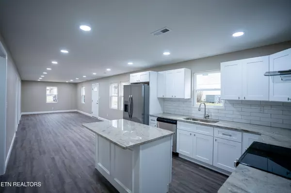 Clinton, TN 37716,116 Webster Lane