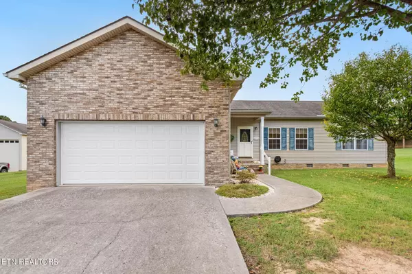 202 Twin Ridges Drive, Maryville, TN 37804