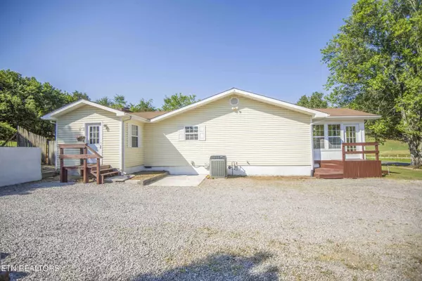 Clinton, TN 37716,2678 Dutch Valley Rd