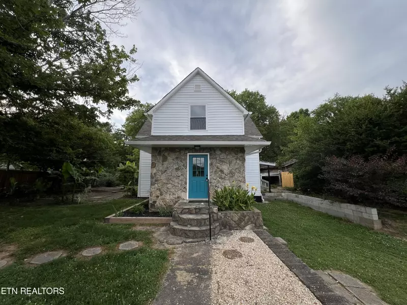 523 Henderson St, Harriman, TN 37748