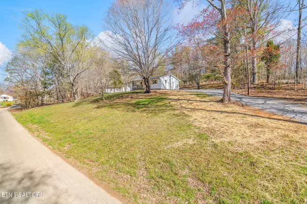 Philadelphia, TN 37846,434 Pattie Gap Rd