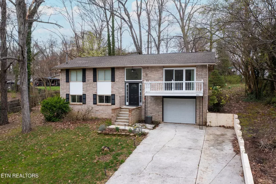 301 Oak Rd, Powell, TN 37849