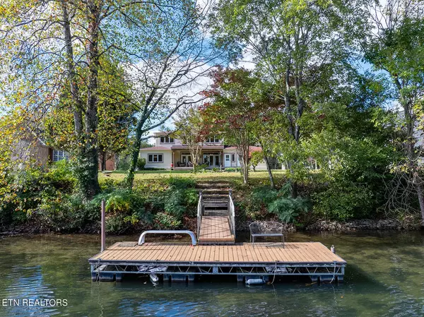 Clinton, TN 37716,424 Mariner Point Drive