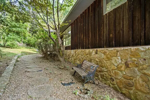 Clinton, TN 37716,709 Skyline Drive