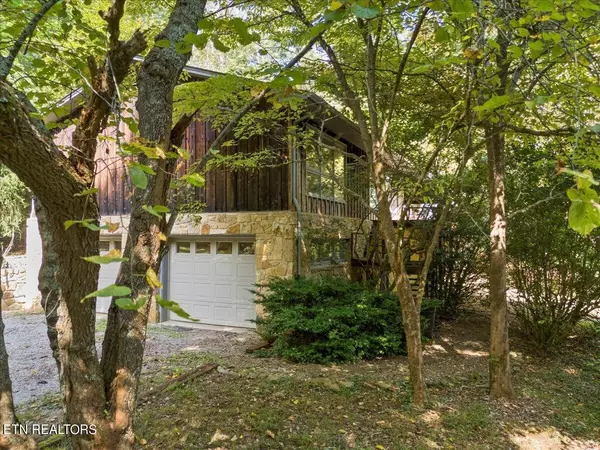 Clinton, TN 37716,709 Skyline Drive