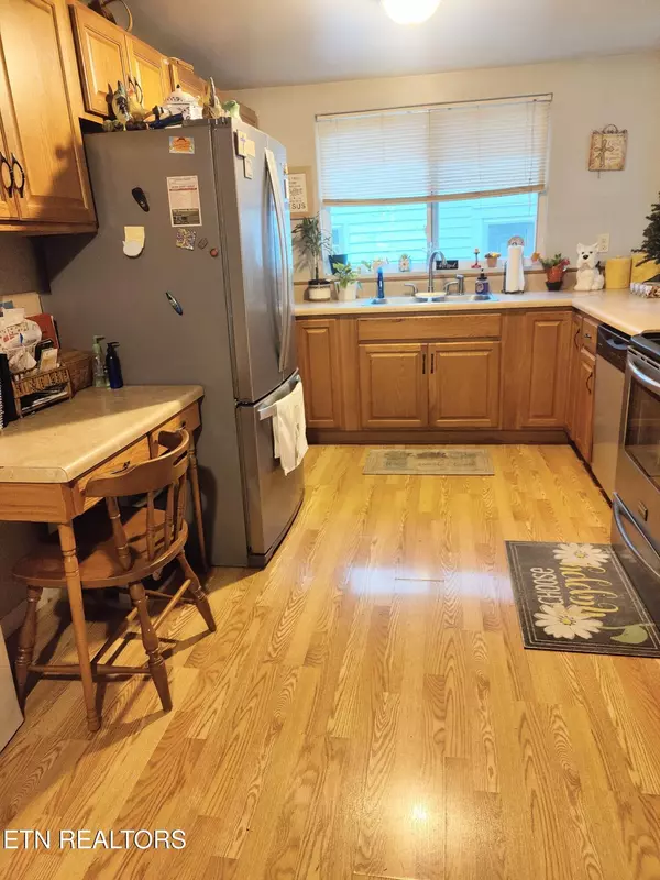Lenoir City, TN 37771,513 W 4Th Ave