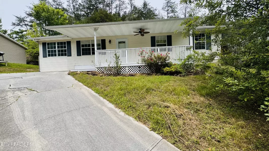 918 Hill Hollow Drive, Sevierville, TN 37876