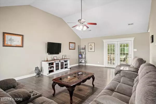 Greenback, TN 37742,5051 Chosin Tr