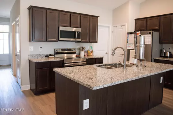 Lenoir City, TN 37771,166 Gray Wolf Way