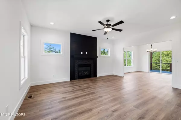 Knoxville, TN 37920,813 Odessa Lane