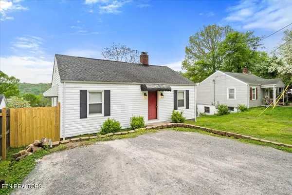 Clinton, TN 37716,213 Pine St