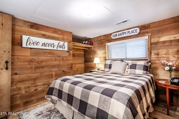 Townsend, TN 37882,333 Black Mash Hollow Rd