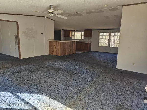 Clinton, TN 37716,611 W Broad St