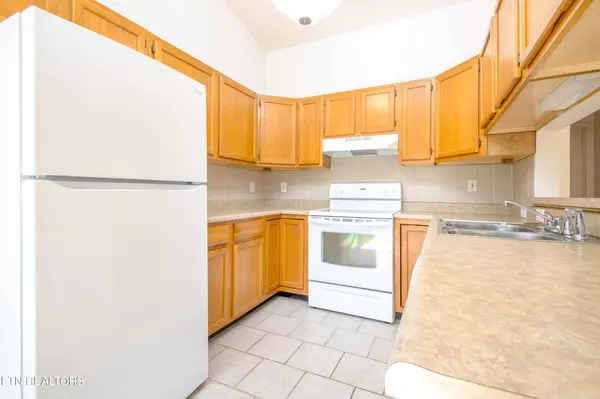 Knoxville, TN 37920,933 Wildacre Way