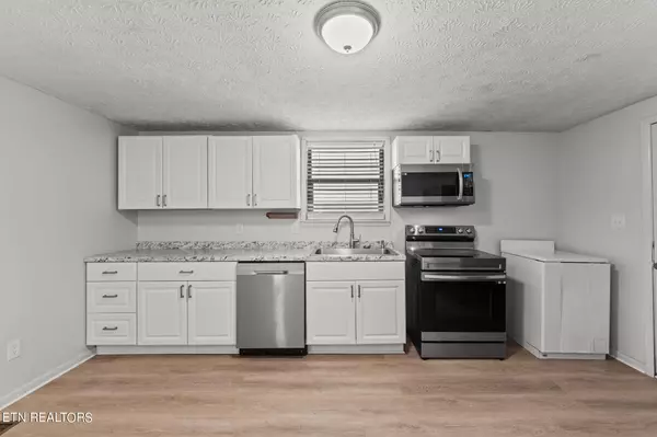 Knoxville, TN 37917,124 E Quincy Ave