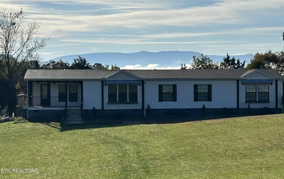 685 Hart Rd, Dandridge, TN 37725