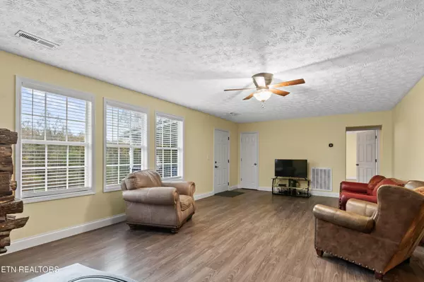 Lenoir City, TN 37771,9260 Hines Valley Rd