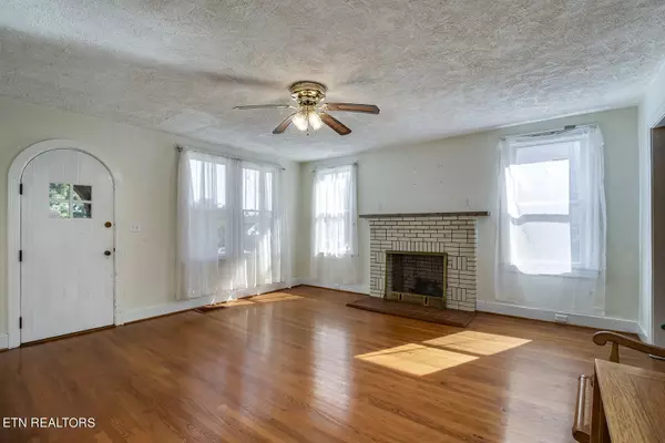 Lenoir City, TN 37771,407 W 1St Ave