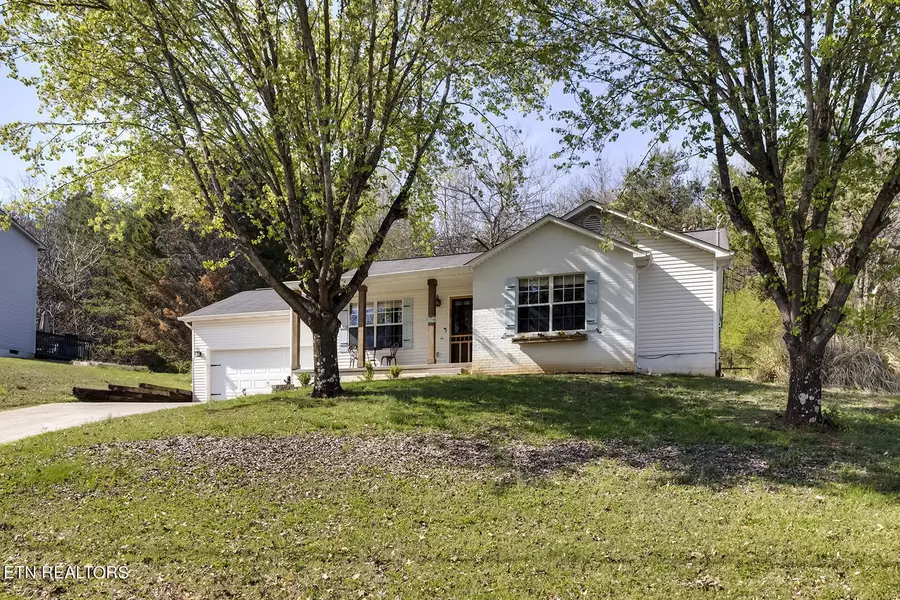 150 Crestfield Lane, Lenoir City, TN 37771