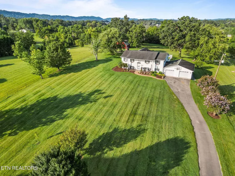 7543 Majors Rd, Corryton, TN 37721