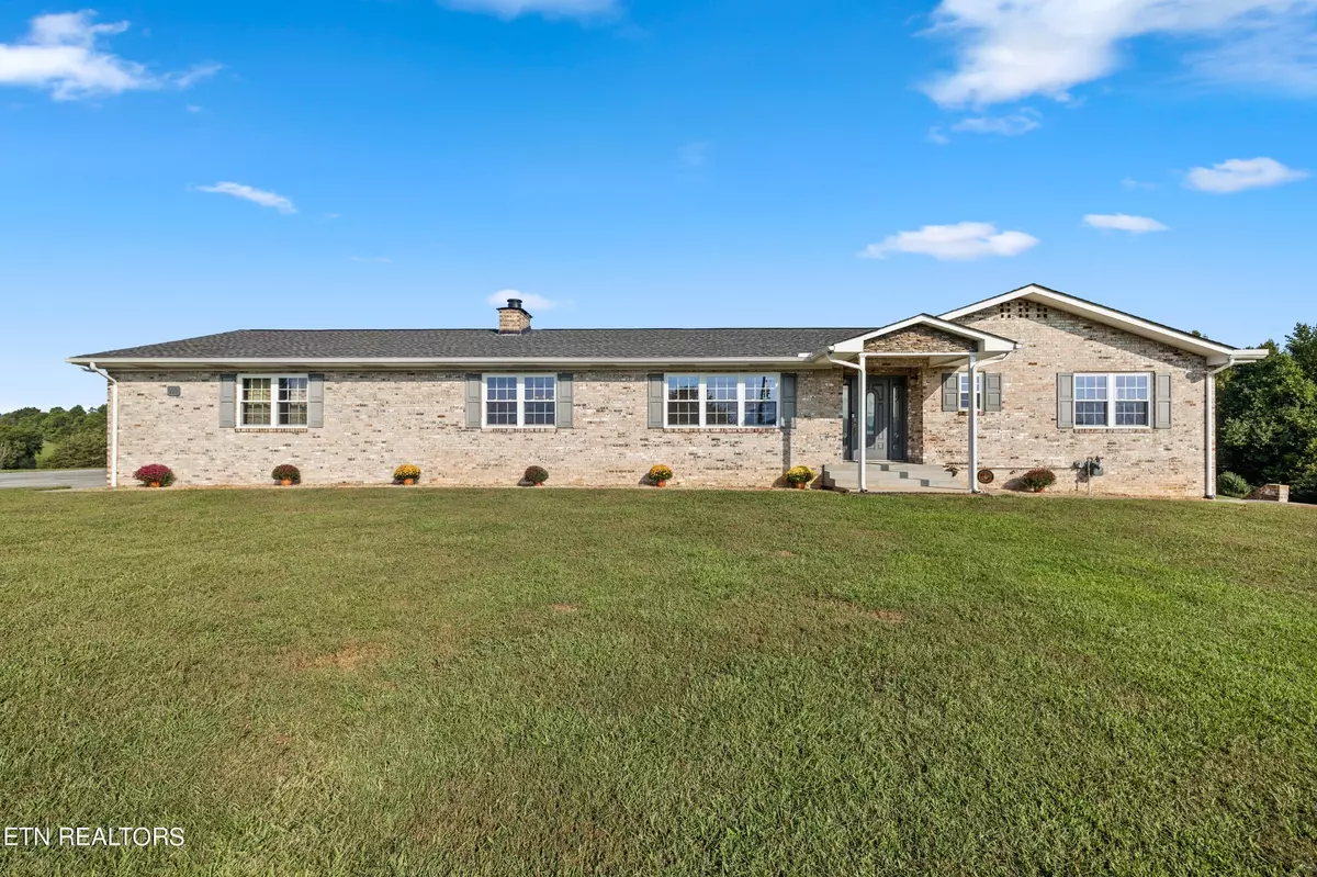 Harriman, TN 37748,992 Swan Pond Circle Rd