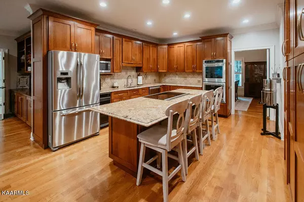 Oak Ridge, TN 37830,16 Palisades Pkwy