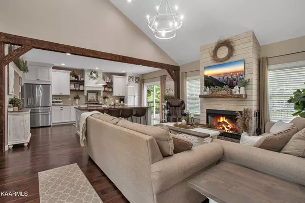 Knoxville, TN 37920,807 W Governor John Sevier Hwy