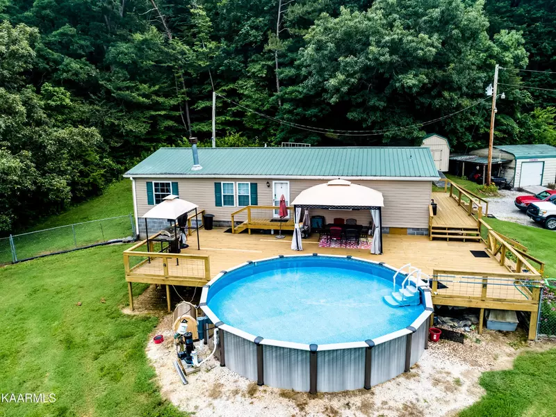 2525 Oak Grove Rd, Lenoir City, TN 37771
