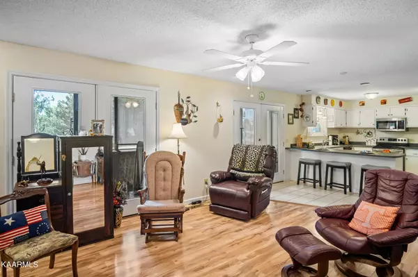 White Pine, TN 37890,412 Carmel Court Court