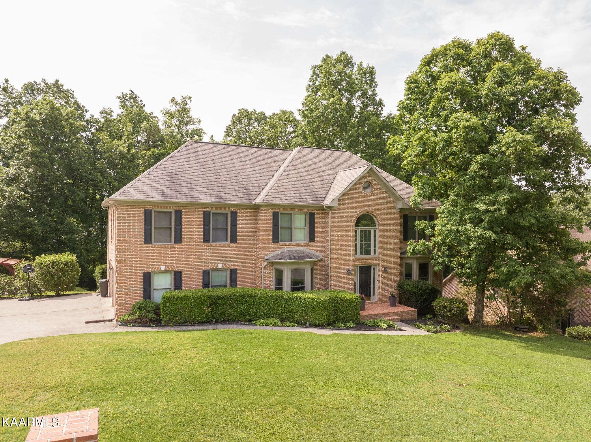705 Summit Lake Court, Knoxville, TN 37922